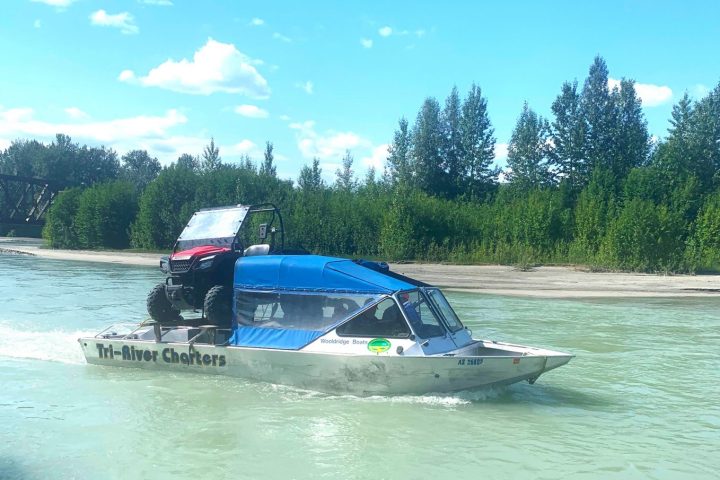 a small boat in a body of water