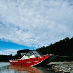 a small boat in a body of water